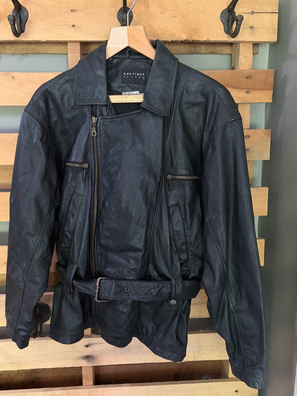 Boutique Europa Genuine Leather Belted Moto Jacket Black Size 6